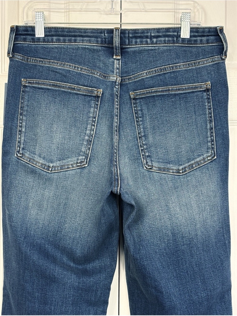 Universal Thread Women's Straight-Leg Medium Wash Blue Jeans - Picture 5 of 5